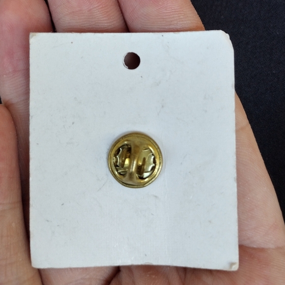 Rainbow Cross Religious Lapel Pin Vintage NWT - Picture 2 of 2